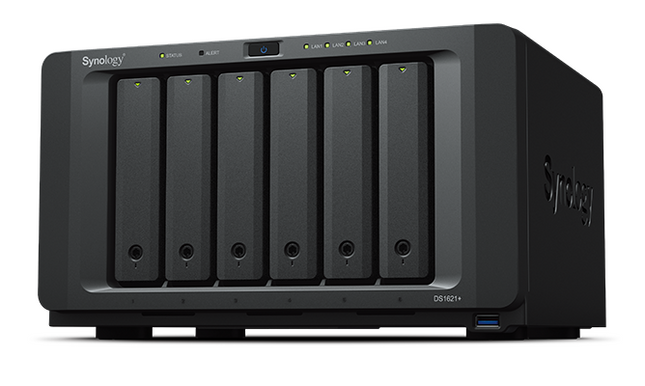 SYNOLOGY NAS TOWER 6BAY 2.5&#34;/3.5&#34; SSD/HDD SATA, 2xSSD NVME M.2 2280, AMD RYZENTM V1500B 4CORE 2.2 GHz, 4GB SODIMM DDR4 ECC (UP TO 32GB), 4x1GbE, 3xUSB 3.2, 2xESATA. SCALABILITA FINO A 16 UNITA CON 2xDX517